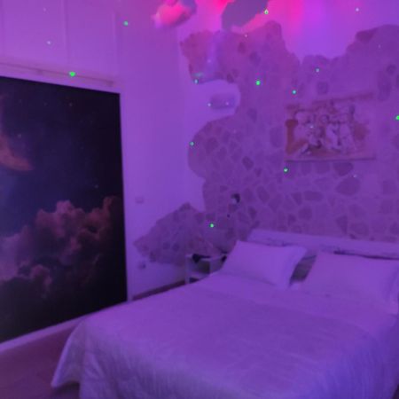 V&M Suite Con Jacuzzi Ostuni Kamer foto