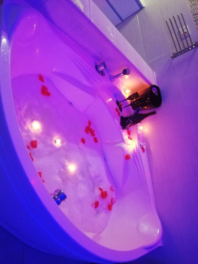 V&M Suite Con Jacuzzi Ostuni Buitenkant foto