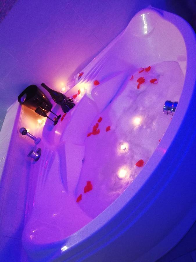 V&M Suite Con Jacuzzi Ostuni Buitenkant foto