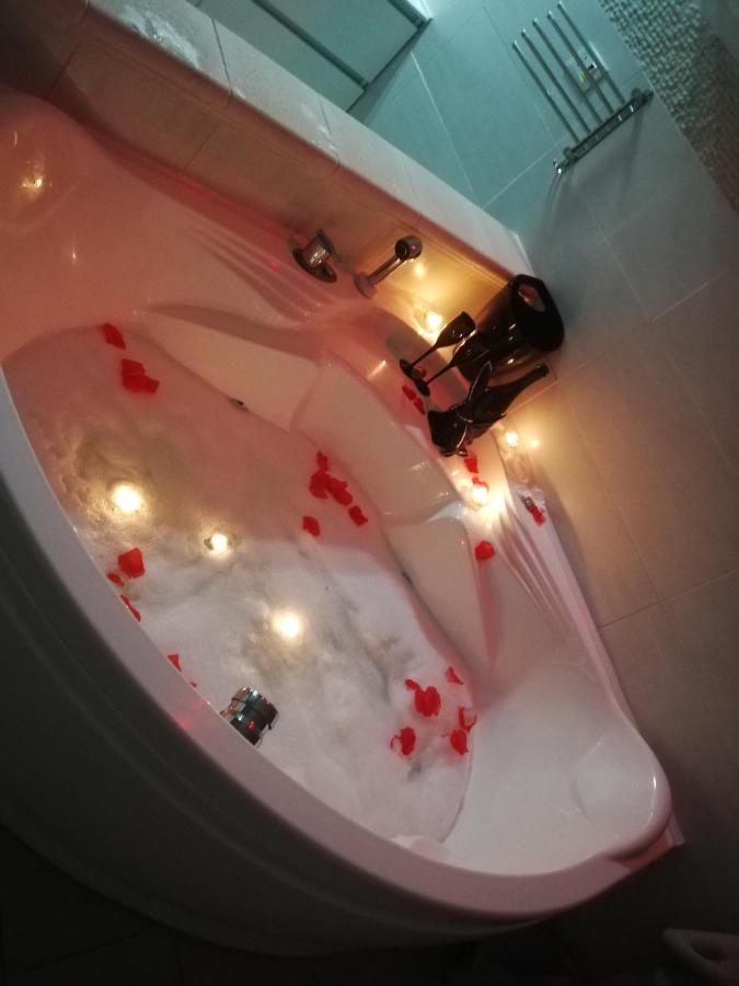 V&M Suite Con Jacuzzi Ostuni Buitenkant foto