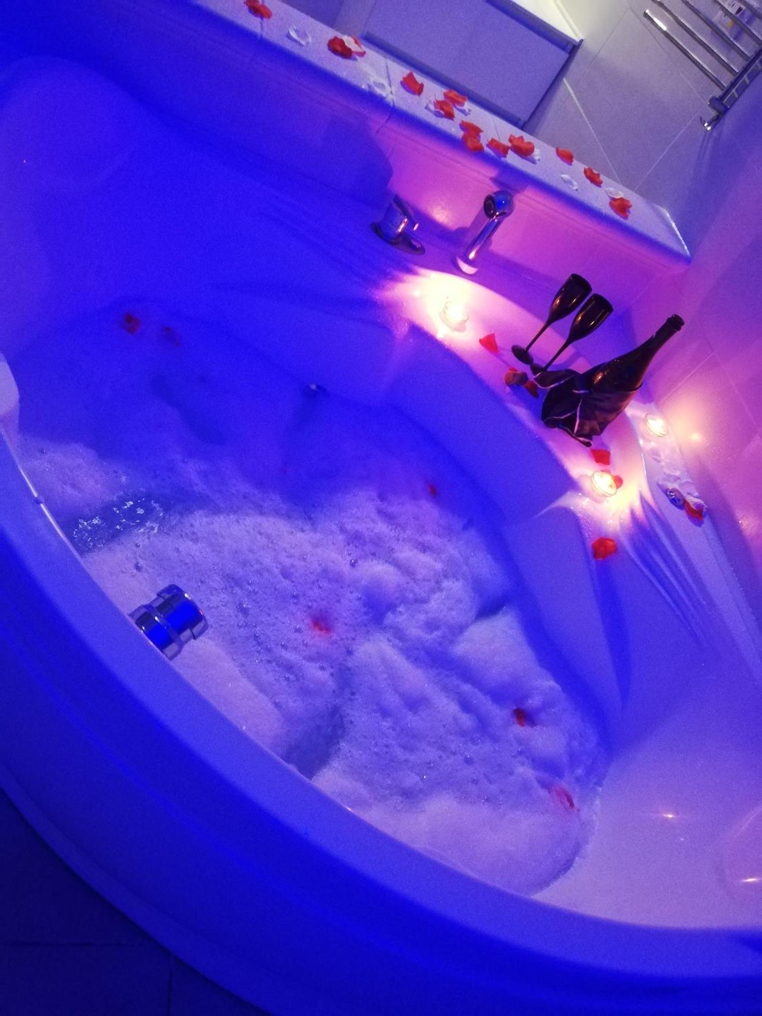 V&M Suite Con Jacuzzi Ostuni Buitenkant foto